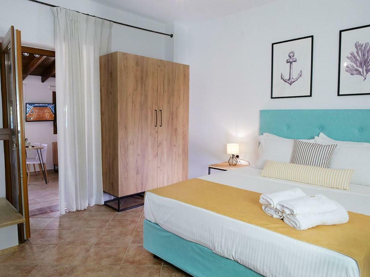 Komitsa Luxury Apartments Néa Róda Eksteriør bilde